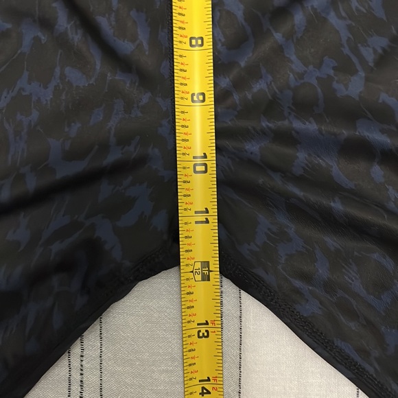 Halston Medium Abstract Leopard Classic Navy Leggings Nwt - Picture 4 of 8